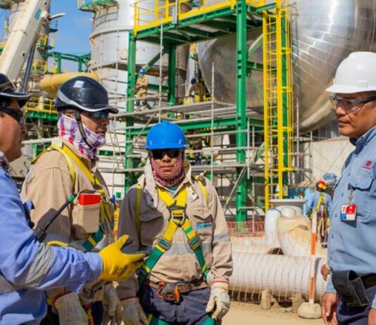 Petroperú reducirá progresivamente 954 puestos según plan aprobado
