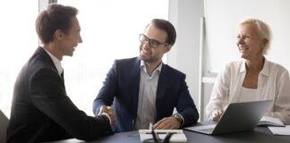 Perú enfrenta brecha de 59% en IA y el outplacement es clave para acelerar la recolocación ejecutiva