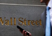 Amenaza de aranceles del 15% y debilidad laboral colocan a Wall Street ante riesgo de estanflación