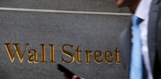Amenaza de aranceles del 15% y debilidad laboral colocan a Wall Street ante riesgo de estanflación