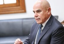 Premier Álvarez: “proyecto de la carretera Central va de todas maneras”