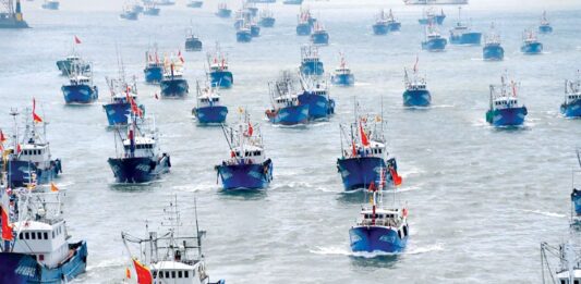 La sobrepesca china amenaza la sostenibilidad marina y la economía global