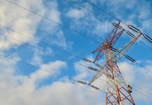 Energía limpia al 65%: la clave está en modernizar las redes eléctricas