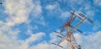 Energía limpia al 65%: la clave está en modernizar las redes eléctricas