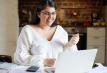 Más mujeres se consolidan en la economía formal y acceden a crédito, según Experian Perú