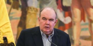 López Aliaga admite fracaso del tren Lima–Chosica y promete activarlo en 2026 si llega al Gobierno