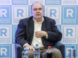 Rafael López Aliaga propone construir 18 aeropuertos internacionales con ingeniería militar y plantea iniciar en Oxapampa