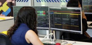 Solo el 13 % de los jóvenes en Lima se siente preparado para trabajar con IA