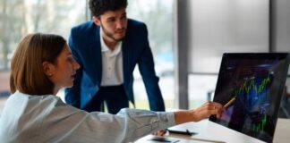 ¿Cómo están decidiendo las empresas sus inversiones en CX hacia 2026?