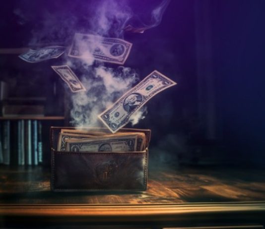 8 de cada 10 peruanos consideran que su sueldo es insuficiente para sus gastos esenciales