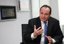 Luis Carranza plantea limitar leyes del Congreso con impacto fiscal y propone acudir al TC