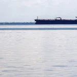 Petroleros “fantasma” devuelven crudo a Venezuela y evidencian trabas para reactivar industria petrolera