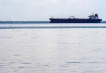 Petroleros “fantasma” devuelven crudo a Venezuela y evidencian trabas para reactivar industria petrolera