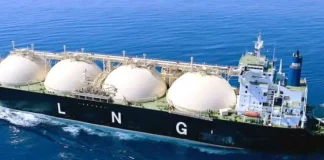 Mercado global de GNL enfrentaría riesgo de sobreoferta hacia 2030 por caída de la demanda