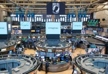 Wall Street supera los 75 billones de dólares pese a la presión geopolítica