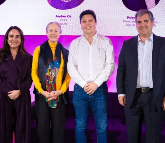 Conectividad, inteligencia artificial y envejecimiento: los desafíos que marcarán el futuro de la sociedad digital de Chile