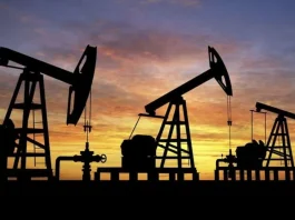 Petróleo cae casi 5% tras avances diplomáticos entre EE.UU. e Irán y alivio sobre Ormuz