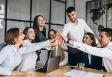 El fin del “experto individual”: 69% de empresas prioriza el trabajo en equipo en Perú