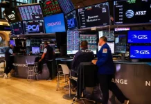 Rally bursátil gana fuerza pese a tensión en Ormuz y señales restrictivas de la Fed