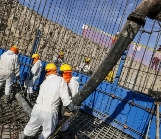 Ministerio de Vivienda supervisa el vaciado de concreto del reservorio Las Palmas de las obras de José Gálvez y Villa Alejandro