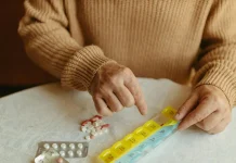 Mezclar medicamentos o ignorar dosis: errores que pueden poner en riesgo tu salud