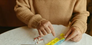 Mezclar medicamentos o ignorar dosis: errores que pueden poner en riesgo tu salud