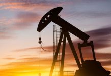 Petróleo cae tras avance de acuerdo EE.UU.–Irán y mercados anticipan menor presión inflacionaria