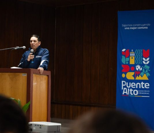 Chile: Alianza público-privada capacitará a emprendedores de Puente Alto en Inteligencia Artificial y ventas digitales