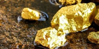 El oro pierde brillo tras desplomarse más de 20% desde máximos