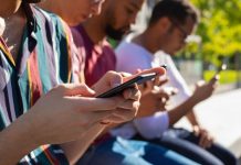 61% de consumidores descubre marcas o productos en redes sociales
