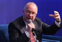 Mark Cutifani llama a acelerar permisos, eficiencia operativa e innovación tecnológica