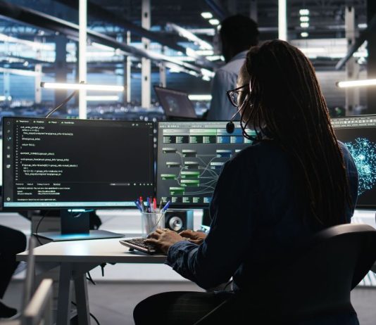Llega a Perú la nueva generación de seguridad para la supervisión del uso corporativo de Inteligencia Artificial