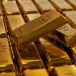 Oro profundiza corrección tras rally histórico y pierde impulso frente a política monetaria de la Fed
