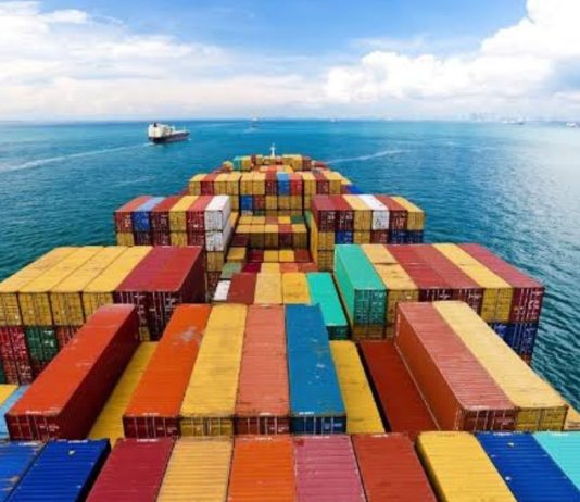 Día del Padre impulsa importaciones de tecnología y relojes, mientras calzado pierde terreno
