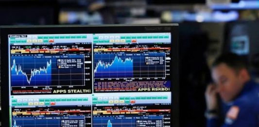 Mercados globales enfrentan presión por tensiones geopolíticas y dudas sobre política monetaria