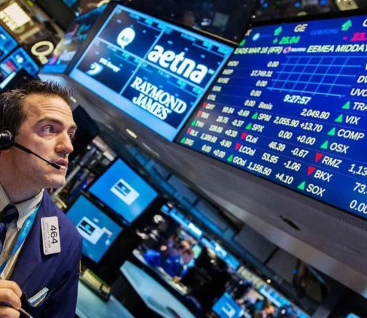 Mercados globales suben pese a alertas de corrección