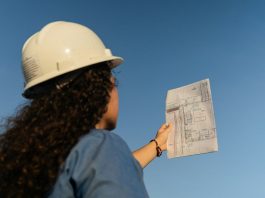 Mujeres en la ingeniería: ¿Cómo la construcción sostenible impulsa el talento femenino?