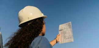 Mujeres en la ingeniería: ¿Cómo la construcción sostenible impulsa el talento femenino?