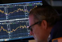 Mercados globales retroceden por tensiones geopolíticas y temor a una desaceleración económica