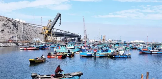 Congreso impulsa formalización de más de 2.000 embarcaciones pesqueras en medio de alertas por sobrepesca