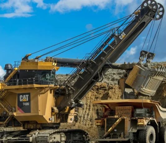 Minera Las Bambas otorga a Ferreyros y Caterpillar licitación de gran flota de máquinas gigantes