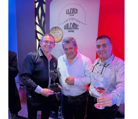 Los buenos vinos acompañan sabrosos platos