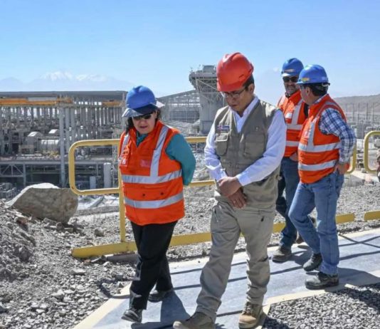 Ministro de Energía y Minas supervisa operaciones de Cerro Verde en Arequipa