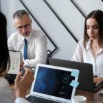 Claves para que las empresas gestionen mejor sus contratos con ayuda de la IA