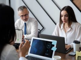 Claves para que las empresas gestionen mejor sus contratos con ayuda de la IA