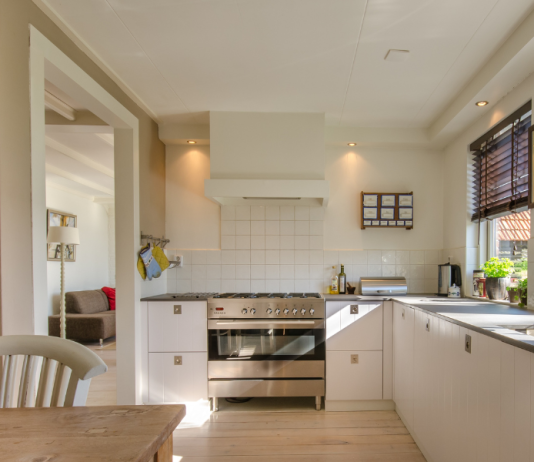 Top Benefits of Hiring Professional Cleaning Services for Your Home