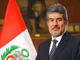 Roger Valencia: trayectoria turística y experiencia pública marcan el perfil del exministro de Comercio Exterior y Turismo