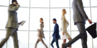 Alta movilidad laboral presiona a las empresas en Perú: retener talento ya no depende solo del salario