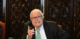 Julio Velarde recibe Doctor Honoris Causa e inflación vuelve a superar el 4% en Lima