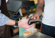 La revolución de las tarjetas: ¿Por qué hoy pagamos con tantas maquinitas distintas en los comercios?